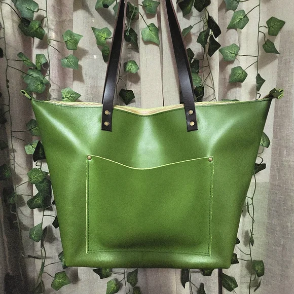 Portland Leather Goods Large Tote Bag Green Apple with zipper - NEW / RARE - Picture 1 of 5